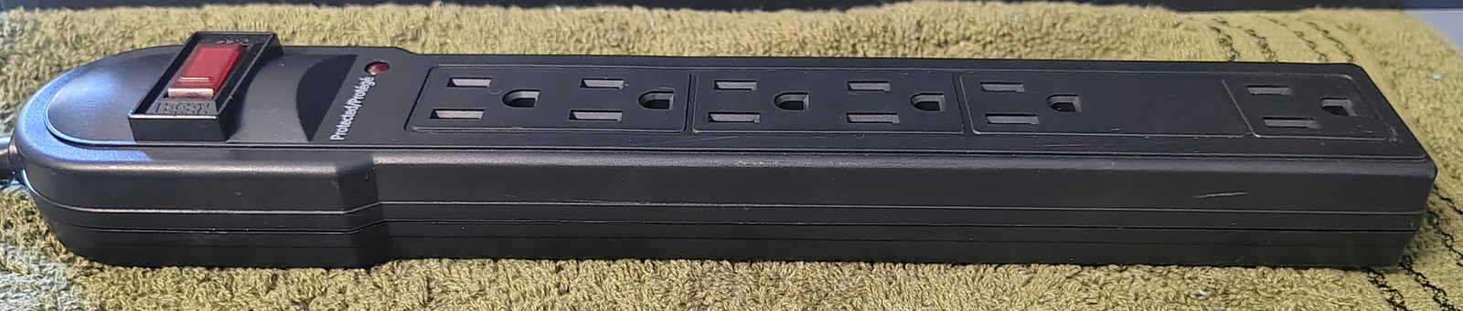 Side profile view of the enclosure.