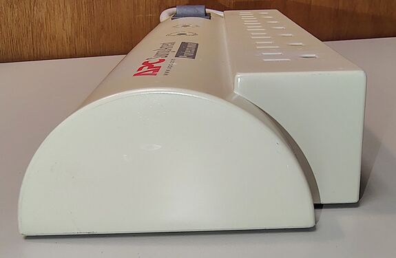Rounded outlet-end profile of the APC SurgeArrest Professional PRO7.