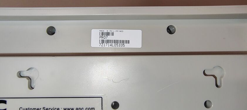Model and serial-number label.