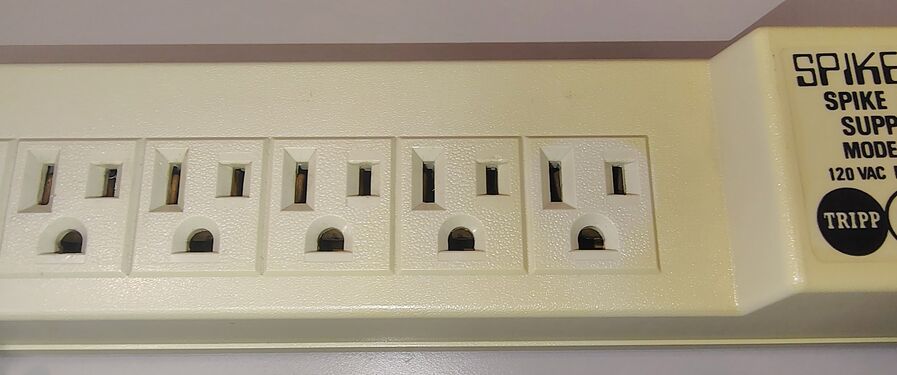 Six grounded AC outlets.