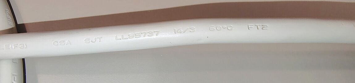 CSA LL95737 certification marking and FT2 rating from Universal 71632.