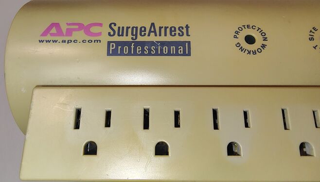 APC branding and Protection Working indicator.