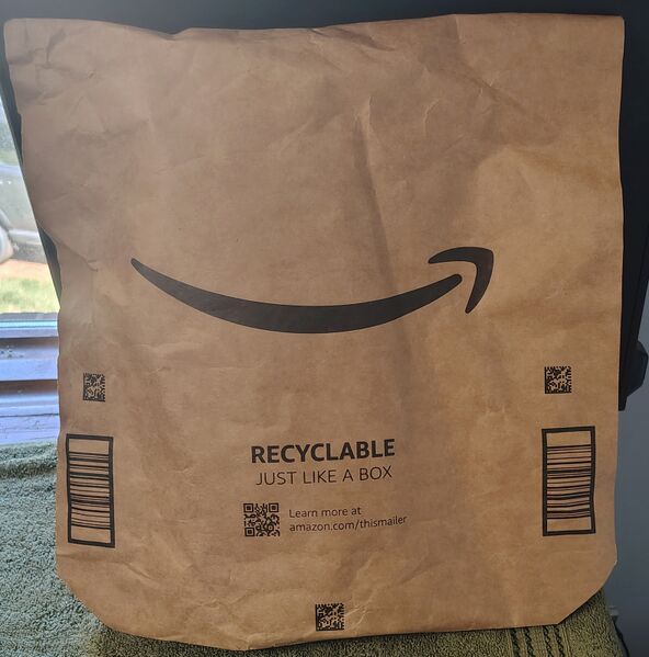 File:Surge AmazonBasics 270103-B OuterPacking 01.jpg