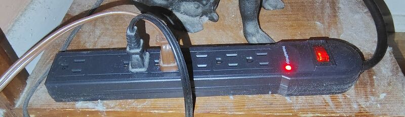 File:Surge AmazonBasics 270103-B InService 01.jpg