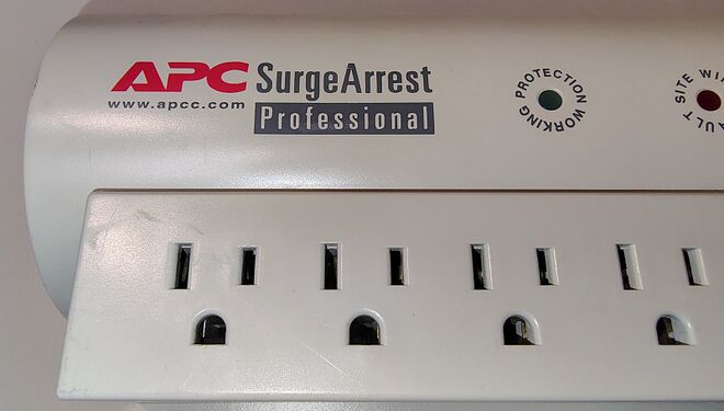 APC branding and Protection Working indicator.