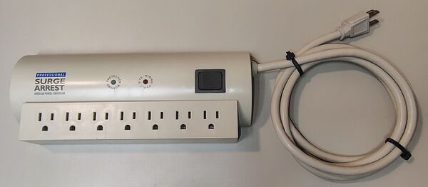 Documented APC SurgeArrest Professional PRO7 serial number Z96030204796.