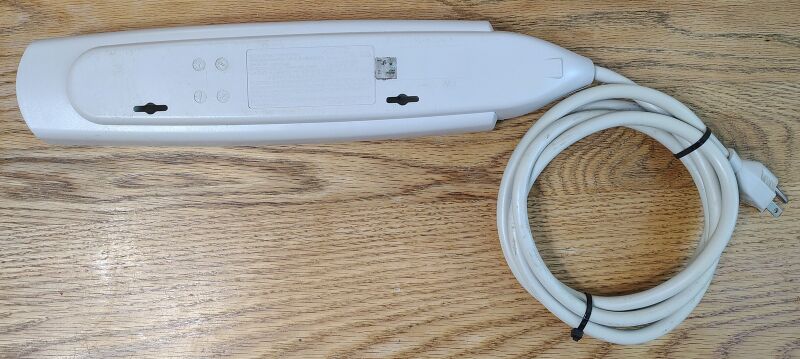File:Surge-Belkin-SurgeMaster-F9H710-06-bottomoverview 01.jpg