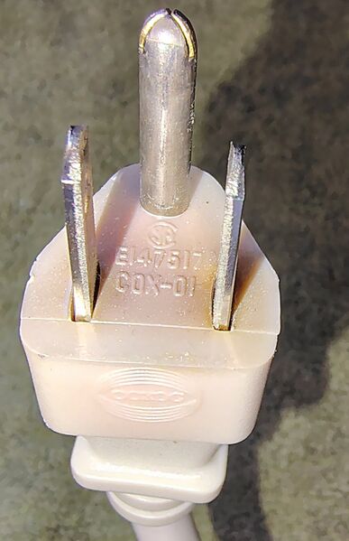File:Surge COXOC CO-001S plugdetail 01.jpg